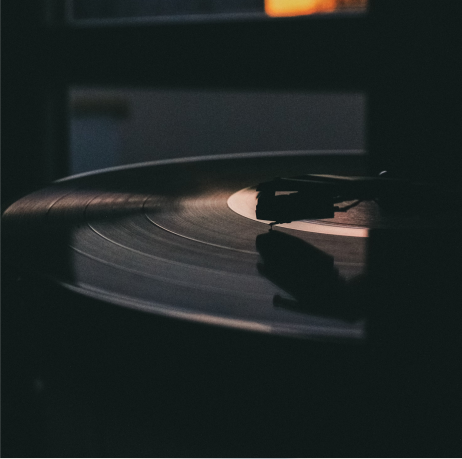 Slowish-tempo beats with light vocals, from such masters of chill as Bonobo, Tycho, Air, etc.